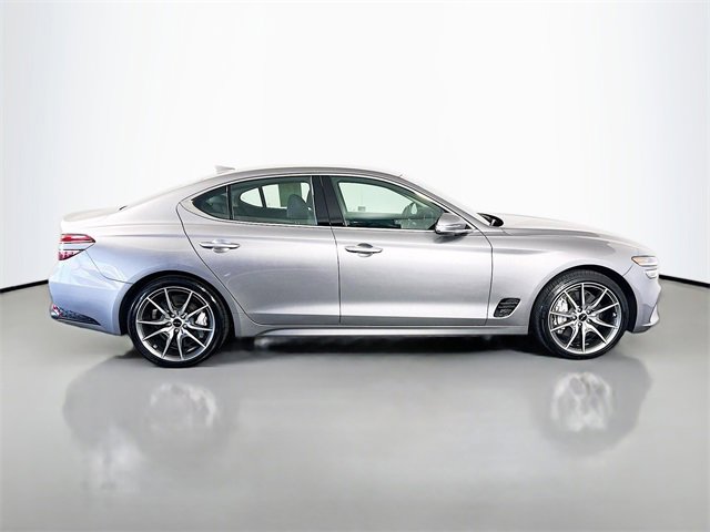 Used 2025 Genesis G70 2.5T image 8