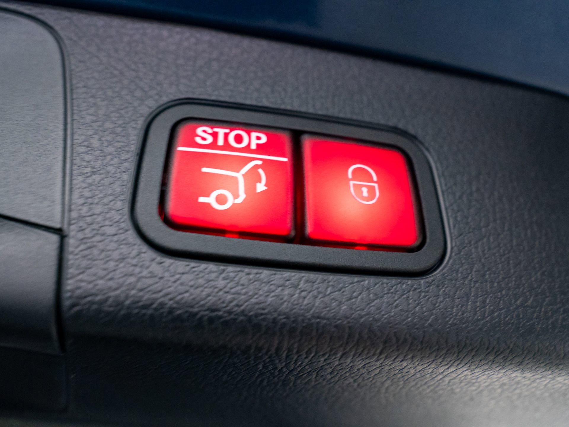 Used 2023 Mercedes-Benz GLB 250 4MATIC image 30