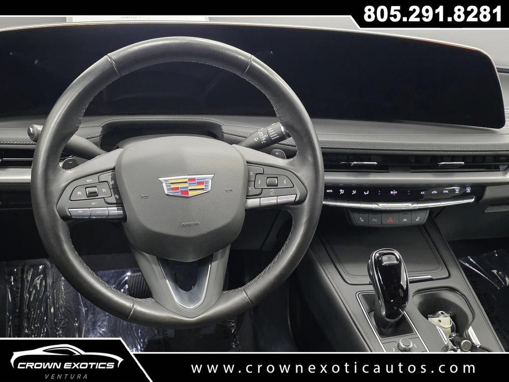 Used 2025 Cadillac XT4 Premium Luxury w/ Cold Weather Package FWD image 17