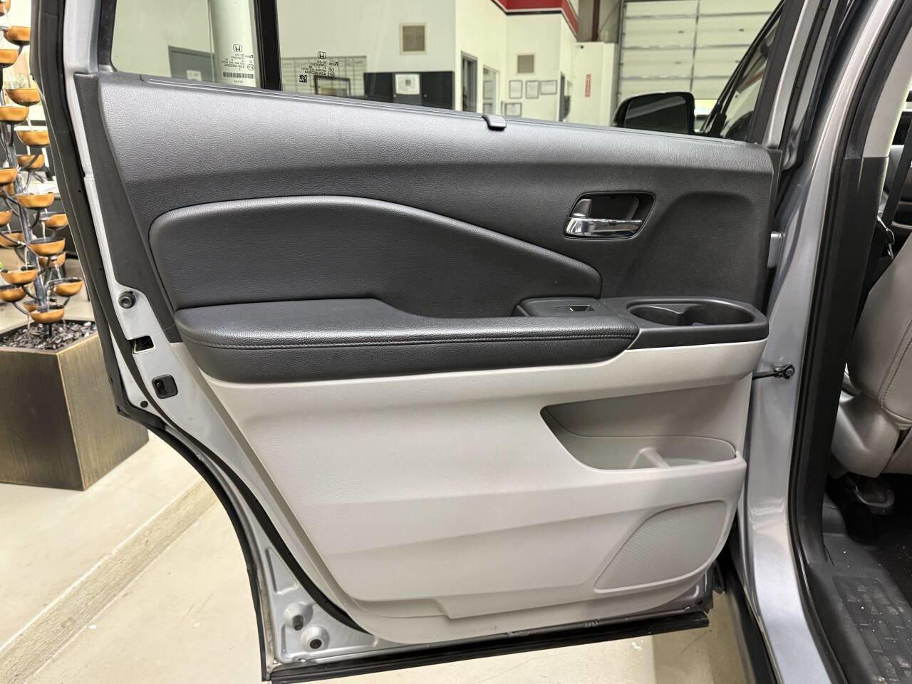 Used 2020 Honda Pilot Touring image 12