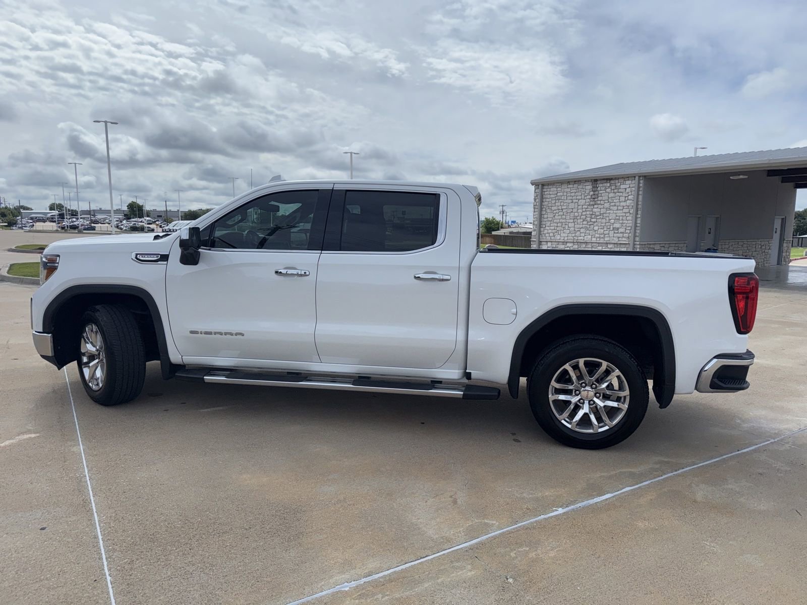 Used 2020 GMC Sierra 1500 SLT RWD image 14