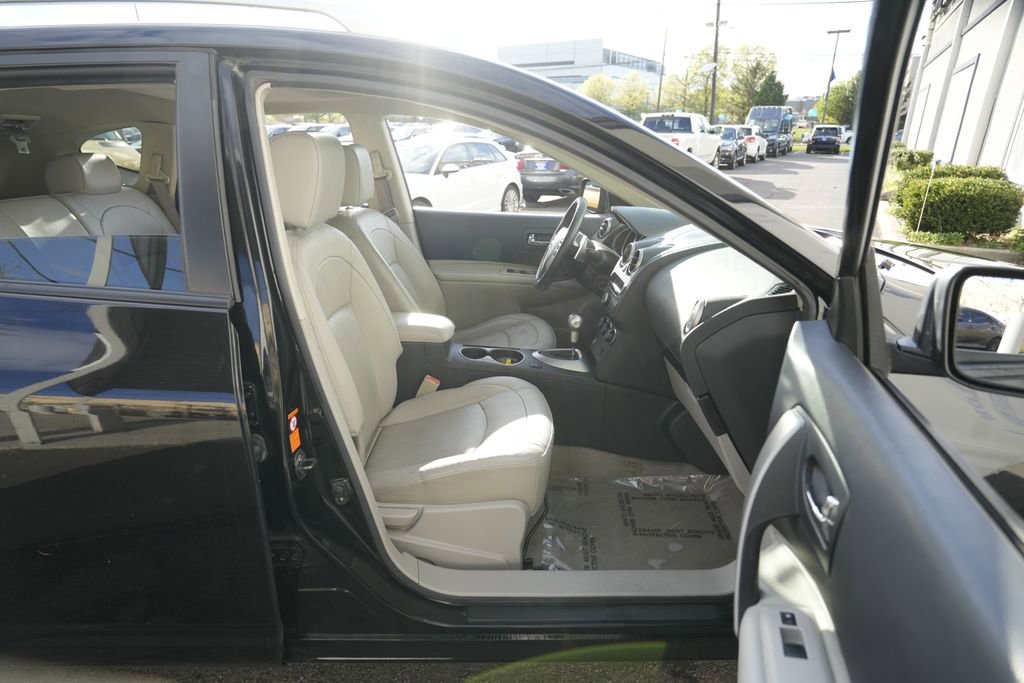 Used 2008 Nissan Rogue SL w/ Premium Pkg image 29