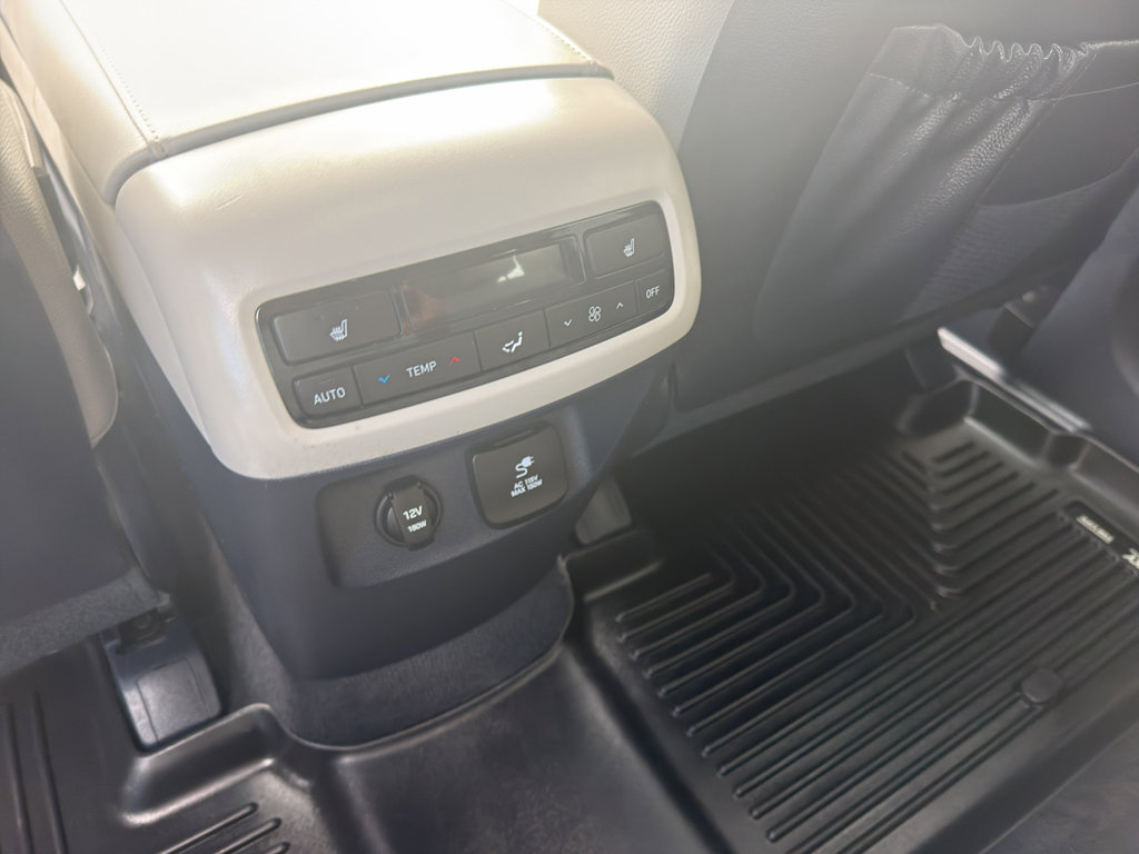 Used 2022 Hyundai Palisade SEL w/ 8P Bench Seat Package FWD image 16