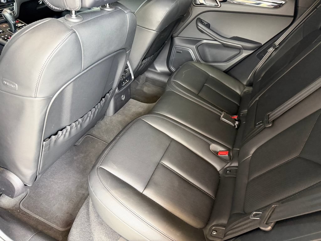 Certified 2026 Porsche Macan AWD/4WD image 29