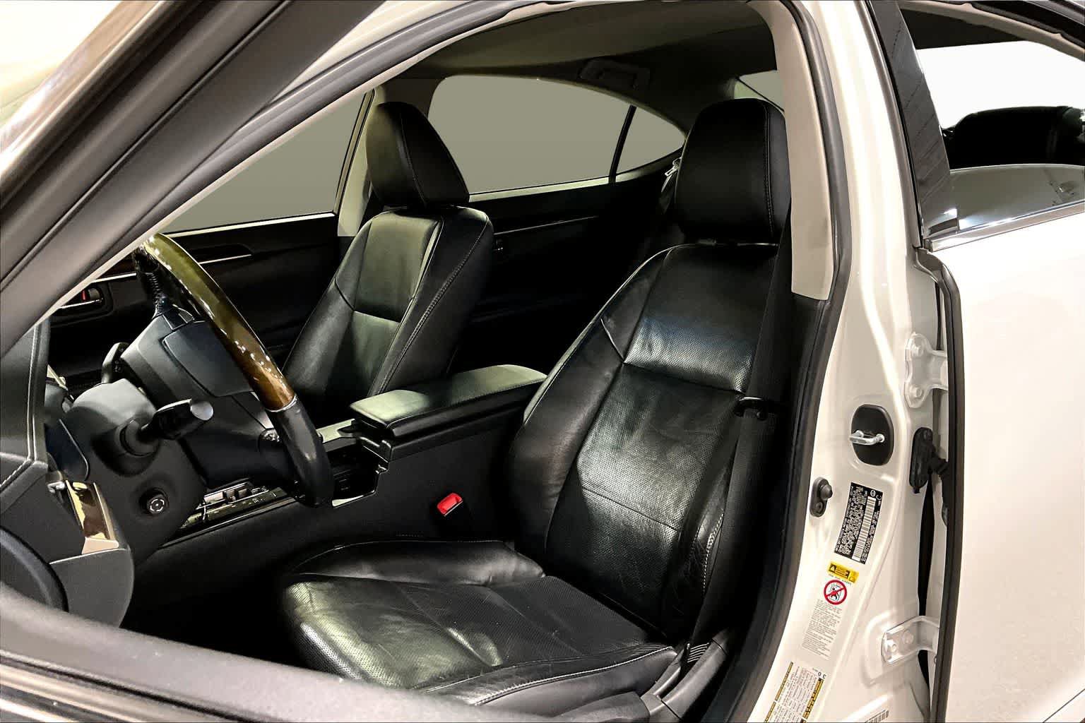 Used 2014 Lexus ES 350 w/ Luxury Package FWD image 8