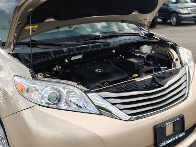Used 2011 Toyota Sienna XLE w/ XLE Navigation Pkg FWD image 16