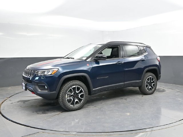 New 2026 Jeep Compass Trailhawk w/ Sun, Sound & Navigation Group AWD/4WD image 6