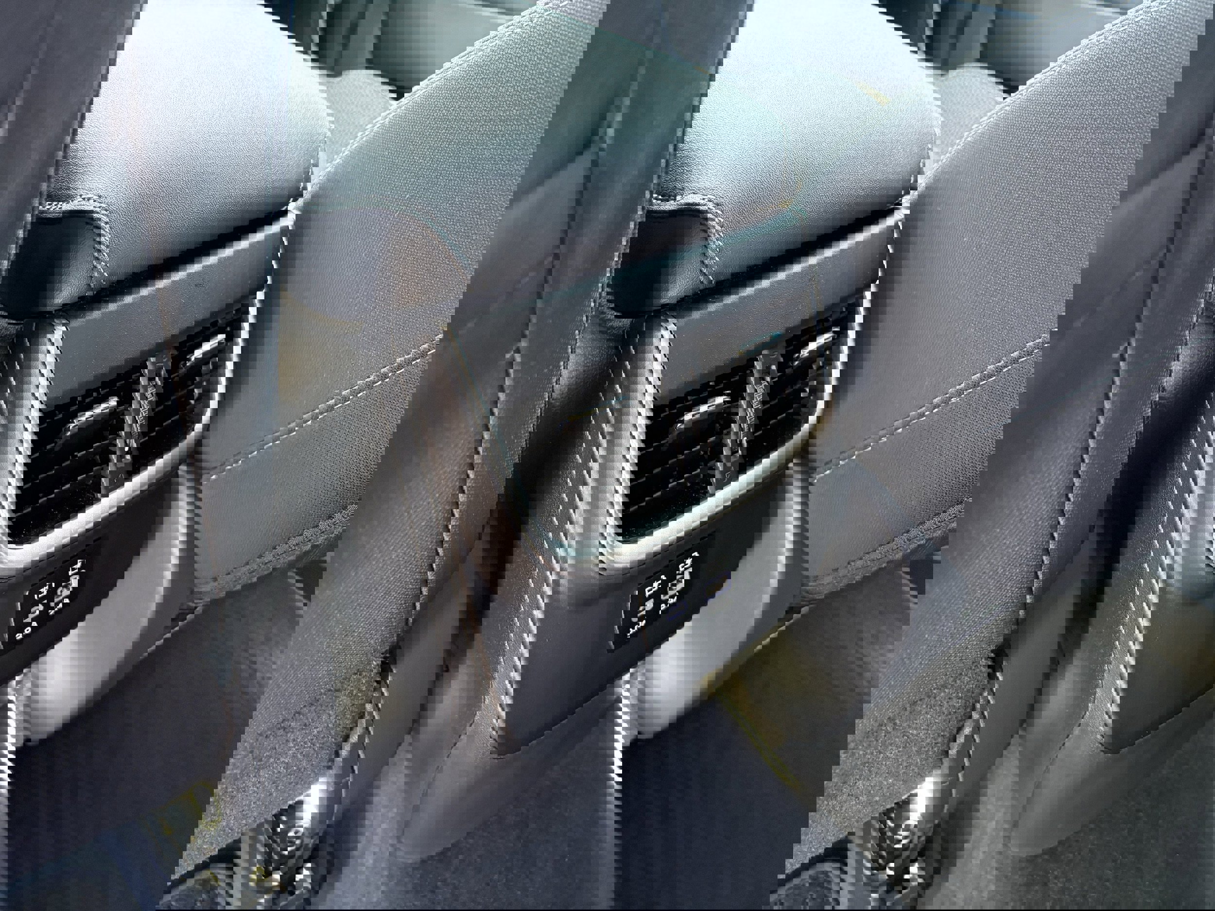 Certified 2025 Subaru Outback Premium image 31