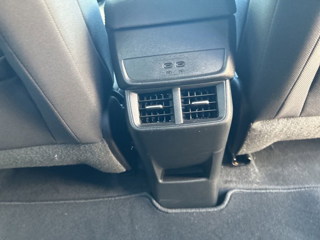 Used 2026 Chevrolet Equinox LT AWD/4WD image 21