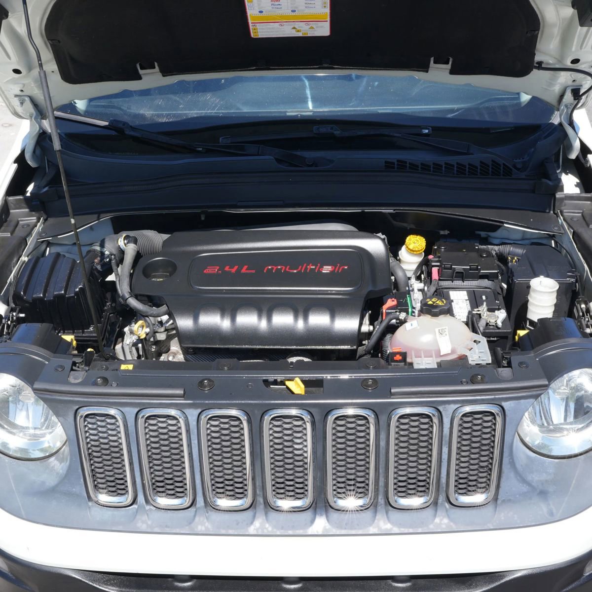 Used 2015 Jeep Renegade Latitude w/ Popular Equipment Group image 21