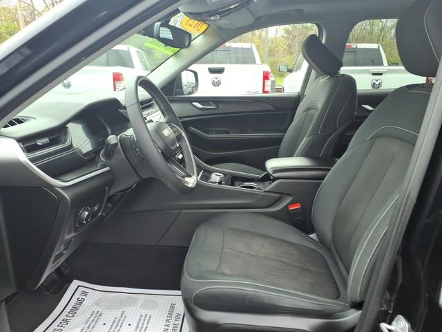 Certified 2023 Jeep Grand Cherokee L Laredo w/ Luxury Tech Group I AWD/4WD image 15