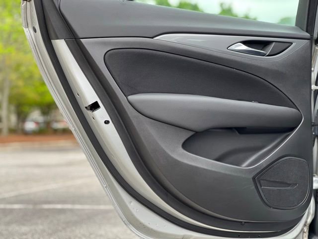 Used 2018 Buick Regal Preferred FWD image 14