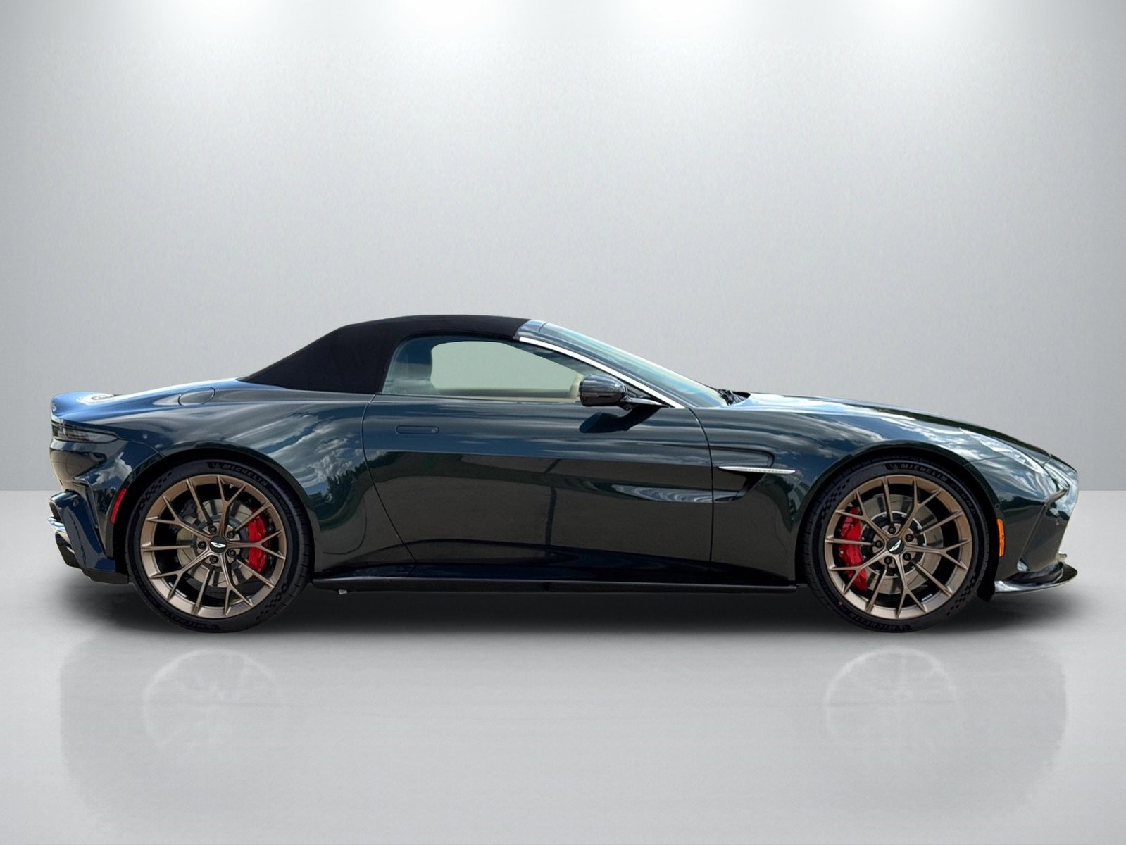 New 2026 Aston Martin V8 Vantage Coupe image 9
