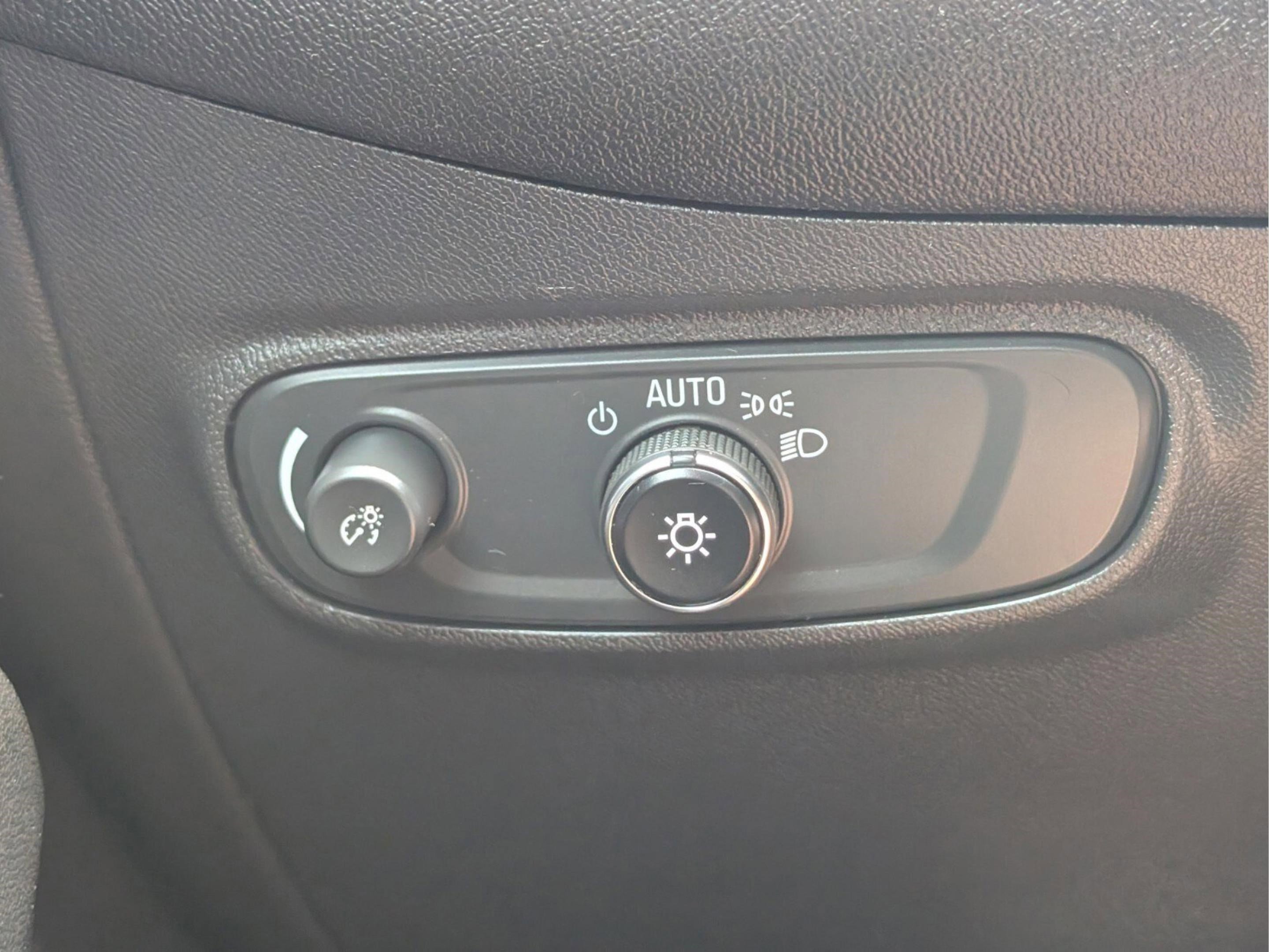 Used 2023 Chevrolet Equinox LT FWD image 22