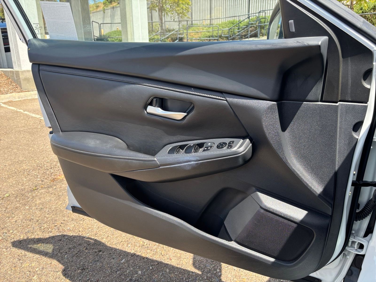 Used 2025 Nissan Sentra SV FWD image 18