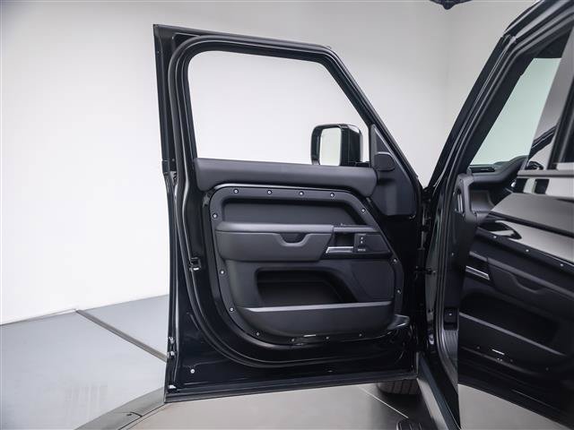 Used 2026 Land Rover Defender 110 V8 AWD/4WD image 24