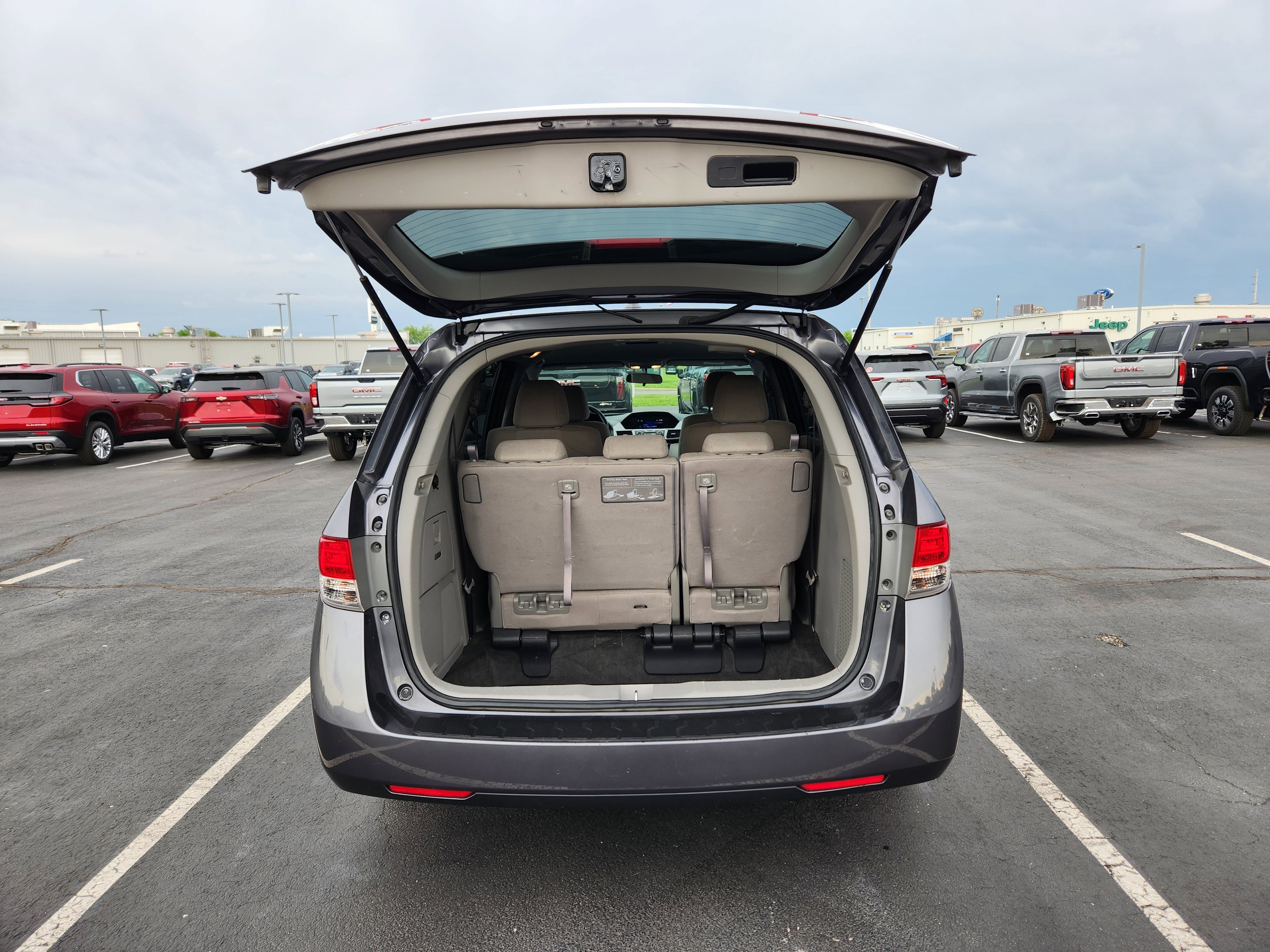 Used 2016 Honda Odyssey SE image 10