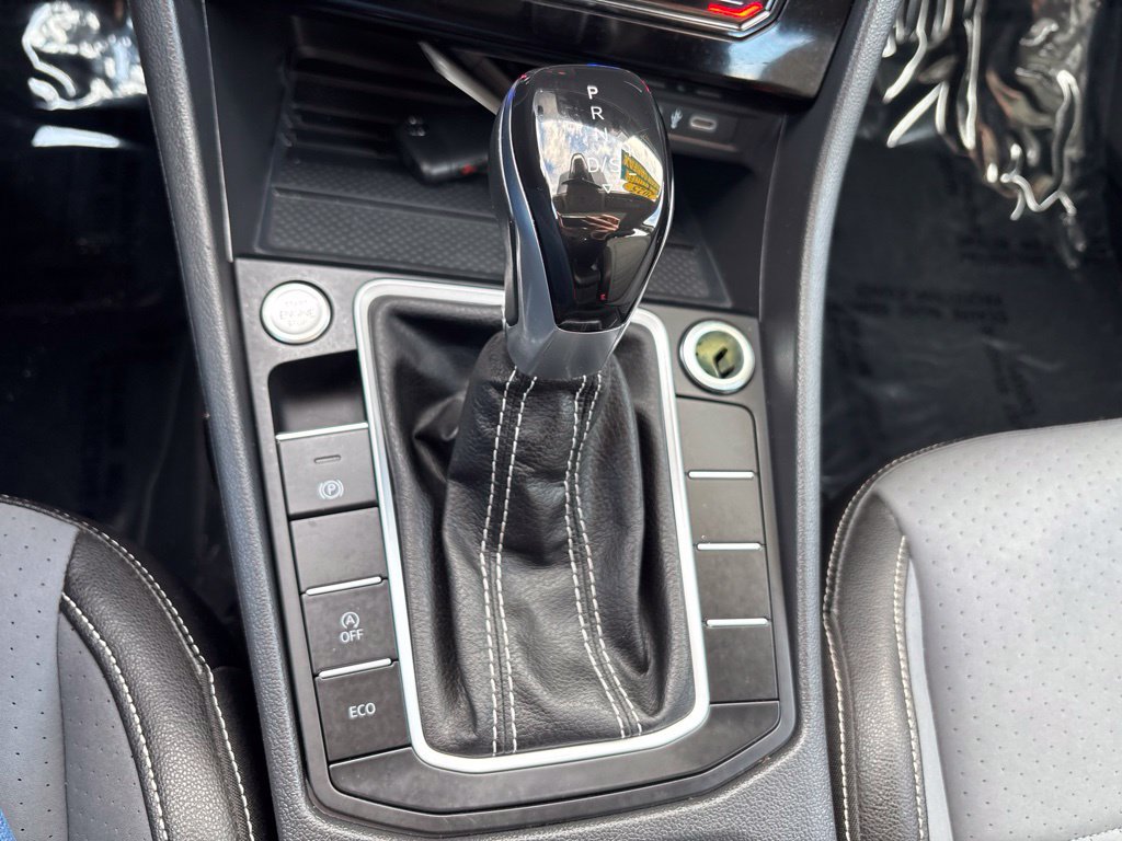 Used 2025 Volkswagen Jetta SE FWD image 20