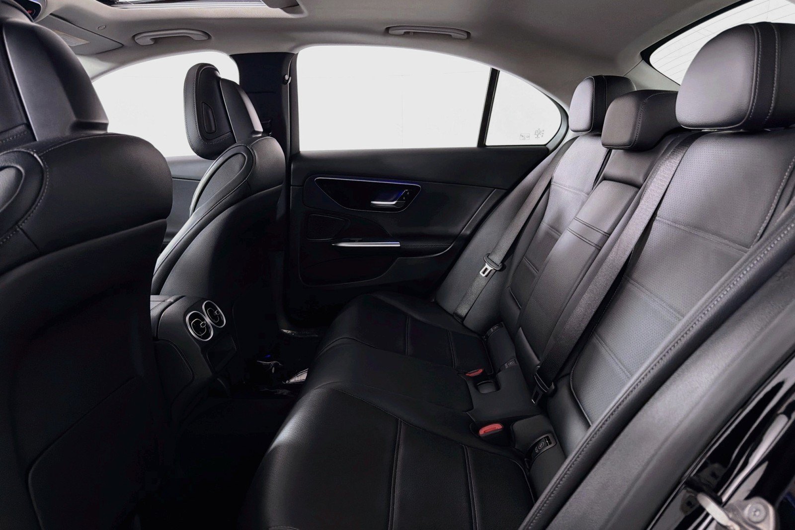 Used 2022 Mercedes-Benz C 300 Sedan image 8