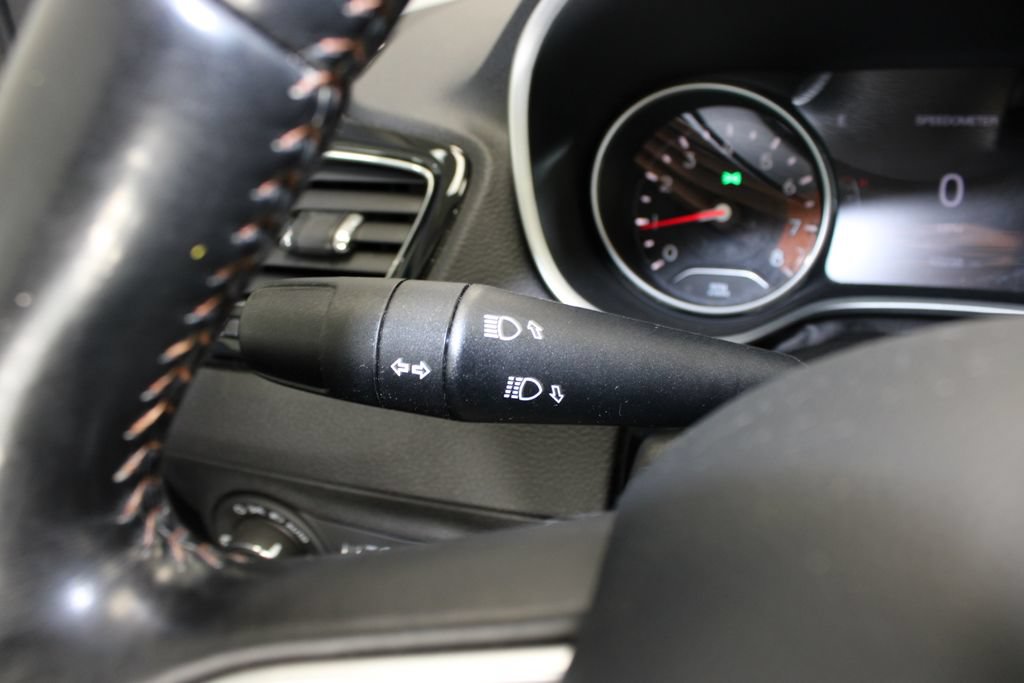 Used 2020 Jeep Compass Limited AWD/4WD image 22