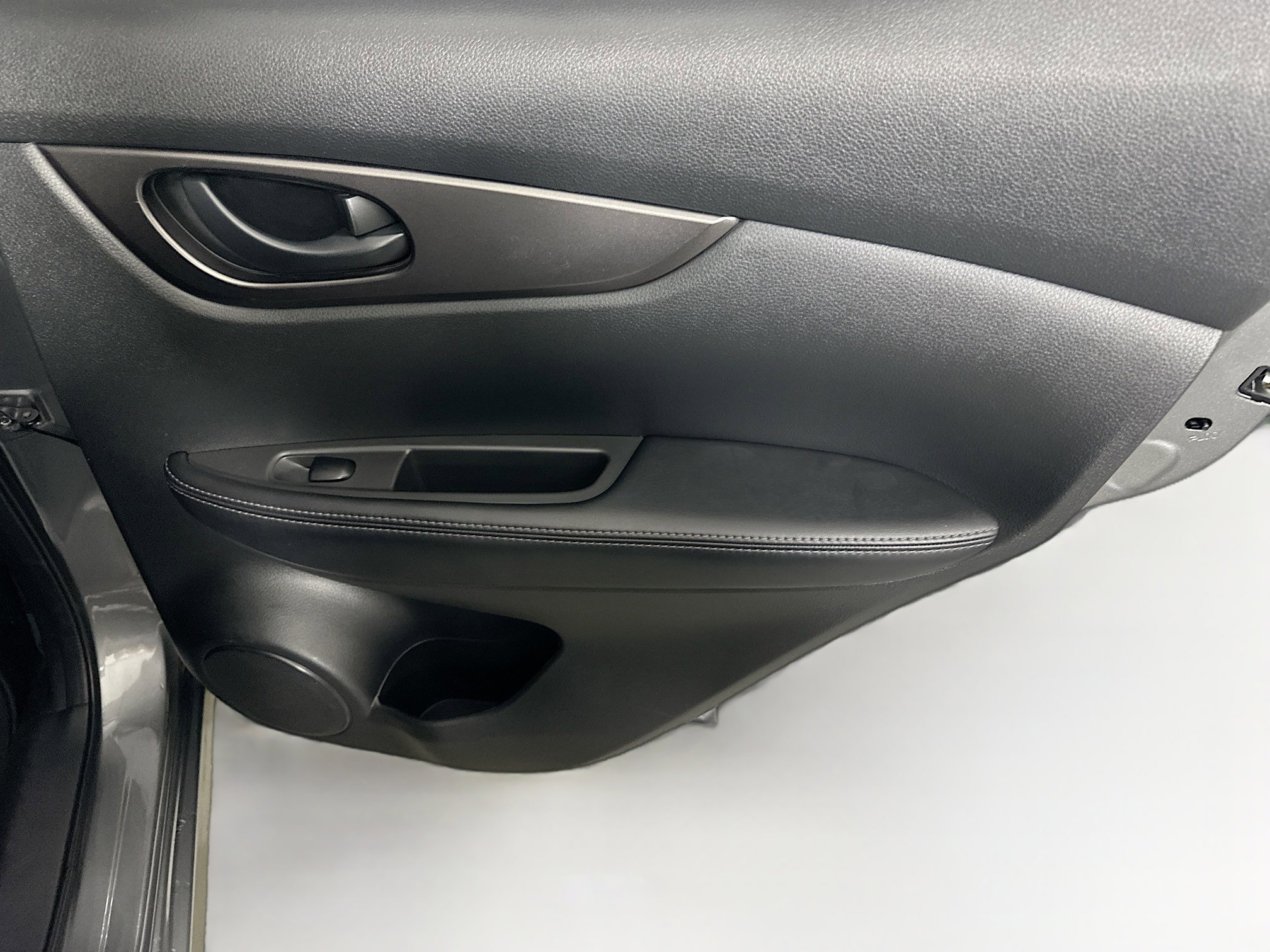 Used 2020 Nissan Rogue Sport S image 27