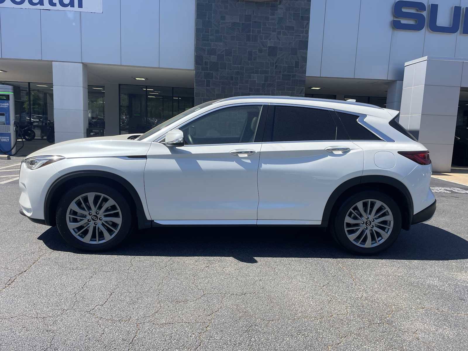 Used 2025 INFINITI QX50 Luxe AWD/4WD image 2