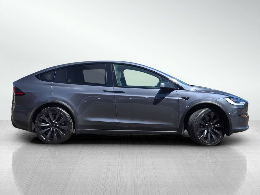 Used 2022 Tesla Model X Plaid image 3