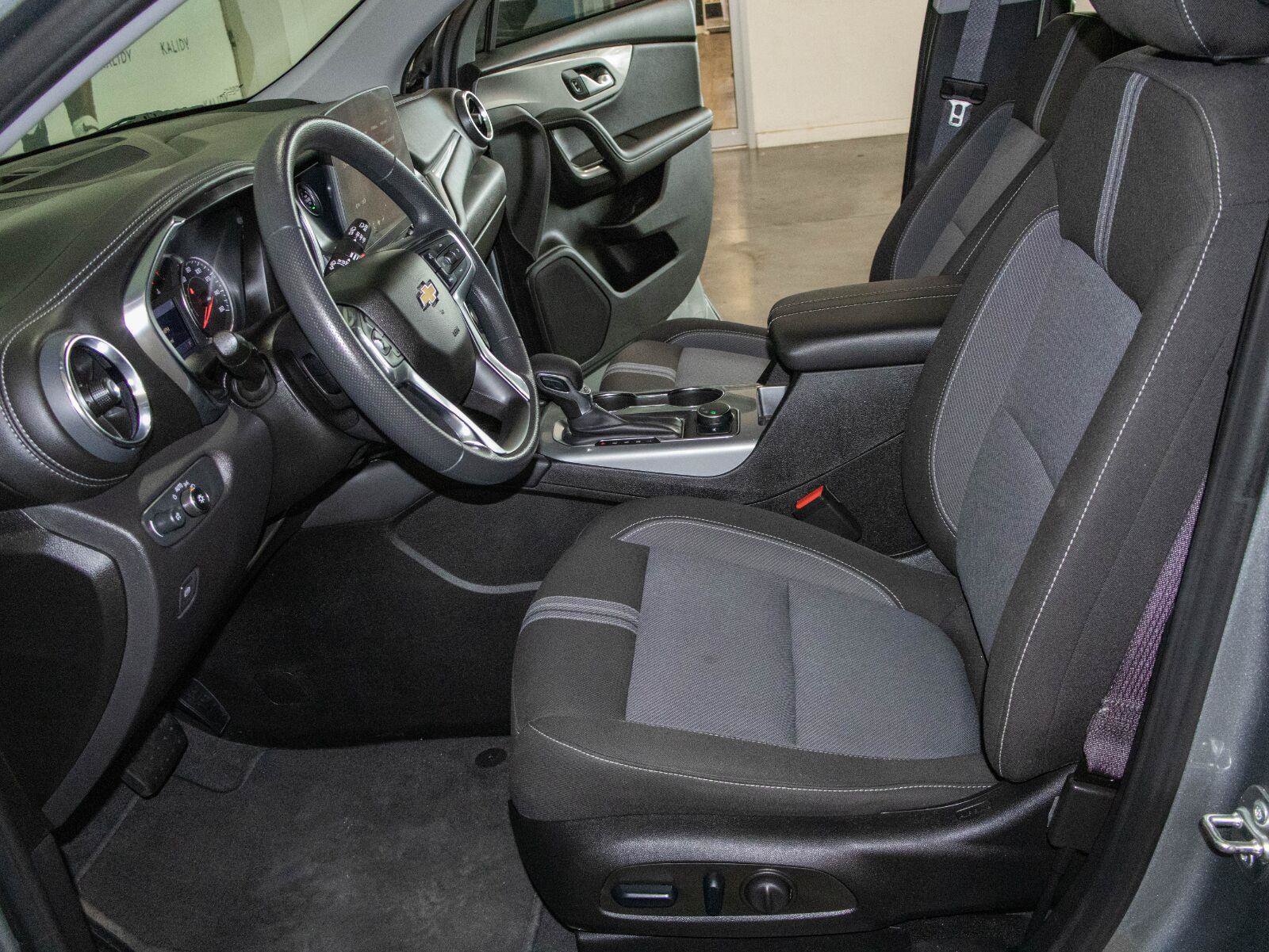 Used 2024 Chevrolet Blazer LT w/ Convenience Package FWD image 7