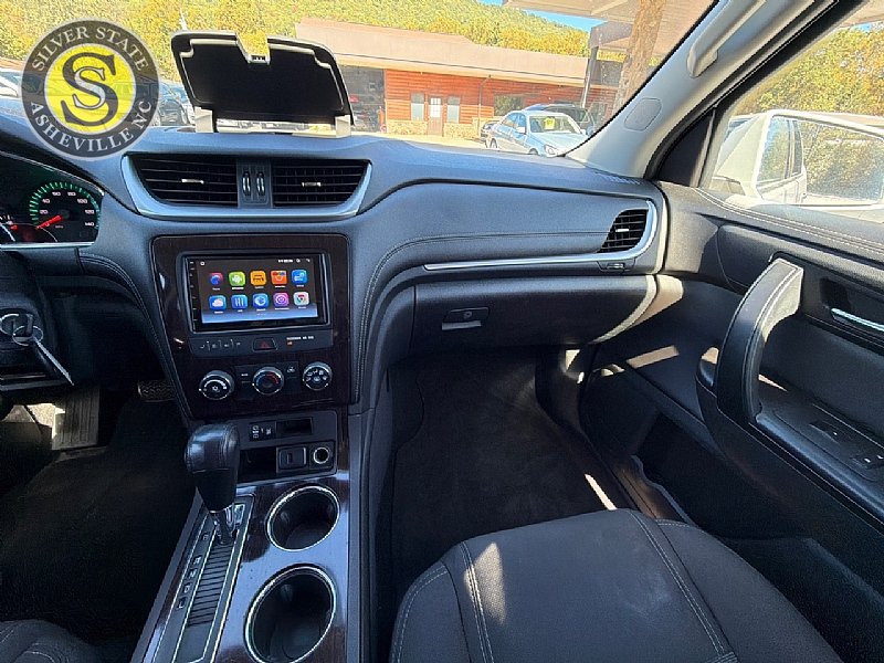 Used 2017 Chevrolet Traverse LT FWD image 26