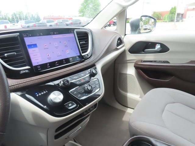 Used 2021 Chrysler Pacifica Touring AWD/4WD image 35