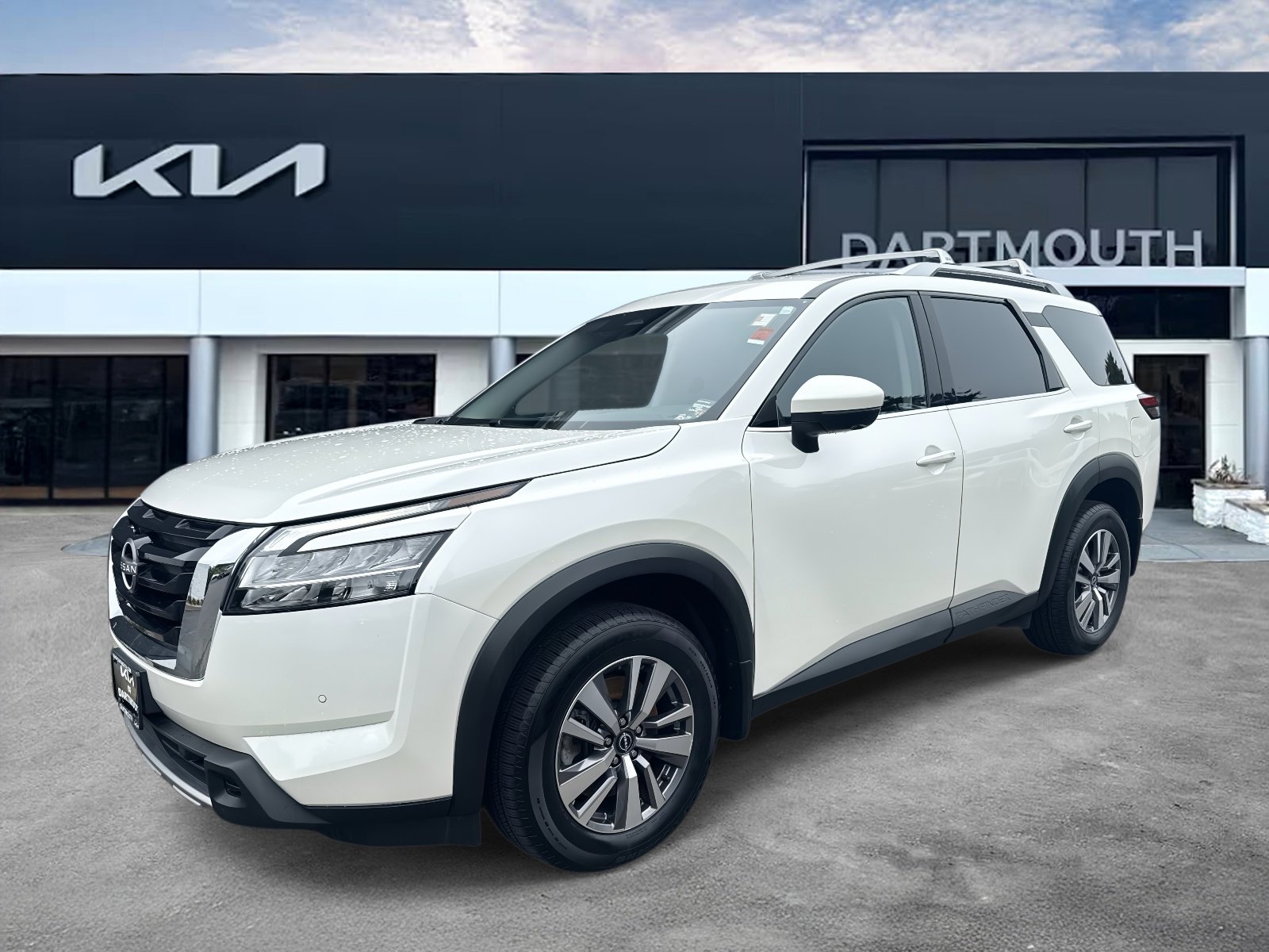 Used 2023 Nissan Pathfinder SL