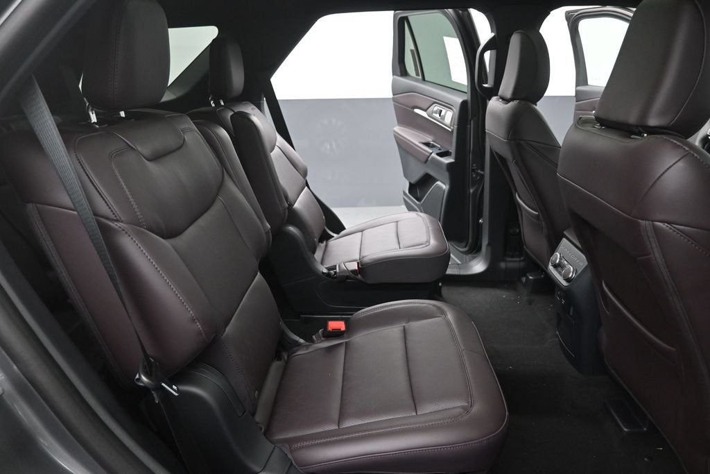 Used 2025 GMC Sierra 3500 SLE AWD/4WD image 6