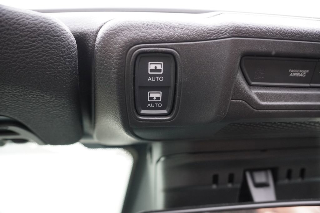 Certified 2025 Jeep Wrangler Unlimited Sahara w/ Safety Group image 25