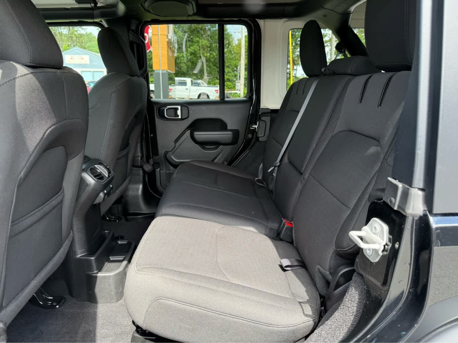 Used 2023 Jeep Wrangler Unlimited w/ Cold Weather Group AWD/4WD image 20