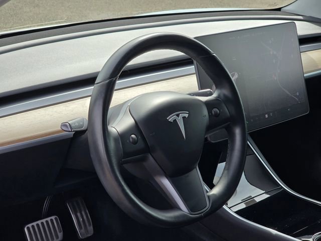 Used 2019 Tesla Model 3 Standard Range Plus image 14