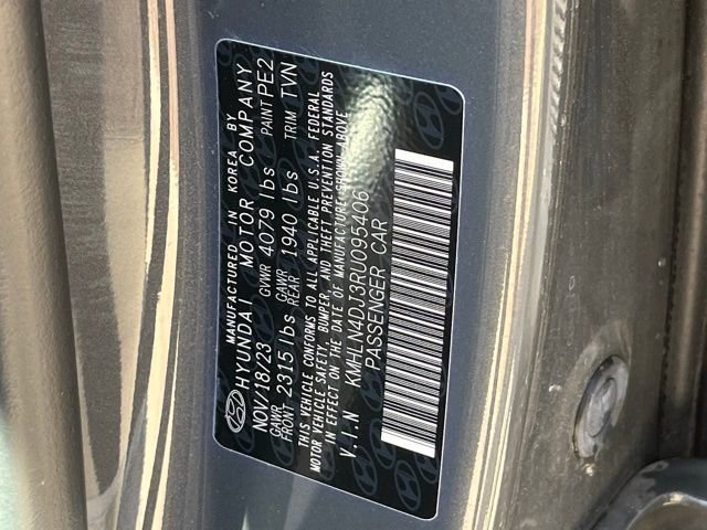 Used 2024 Hyundai Elantra Limited image 36