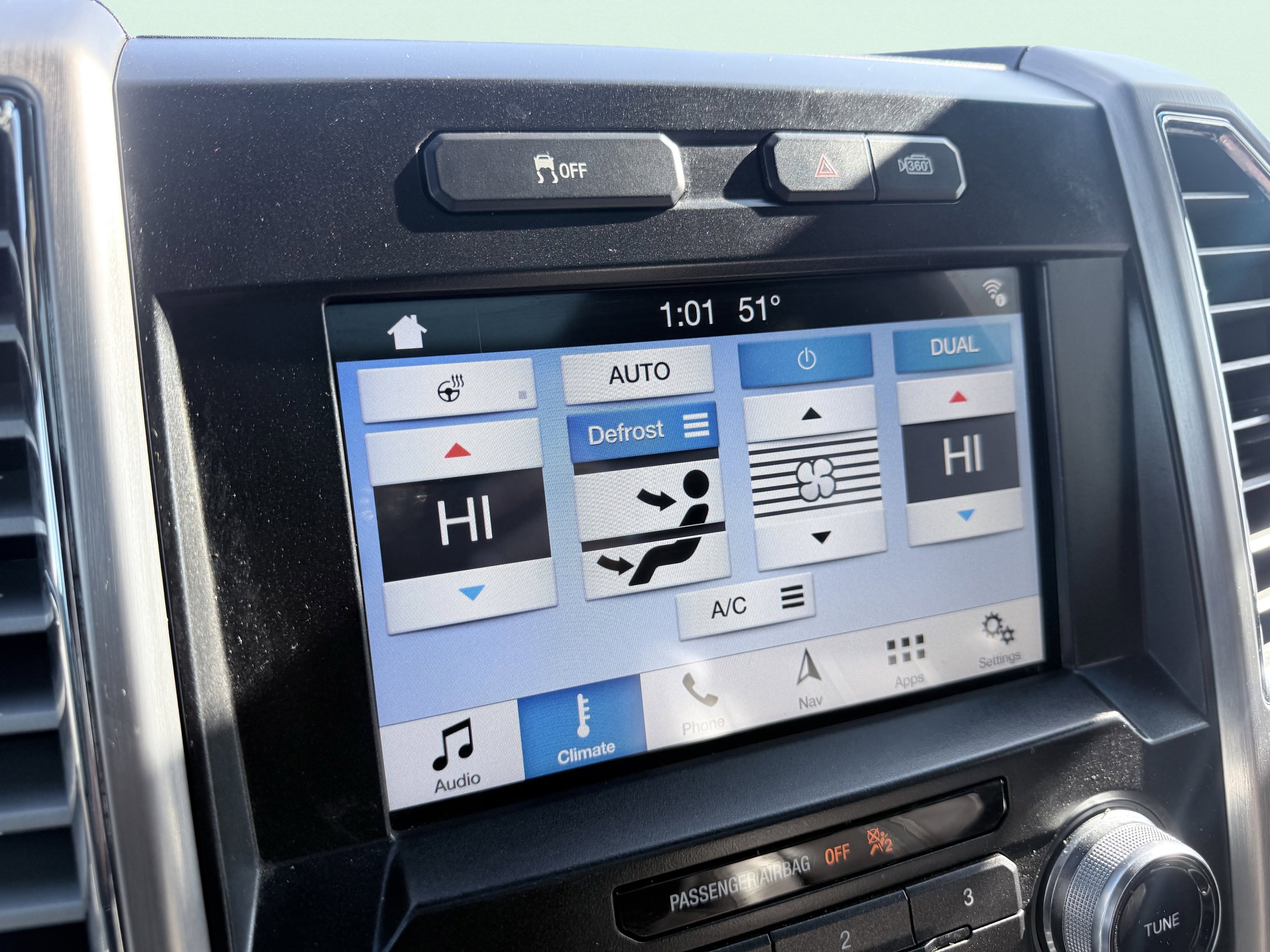 Used 2016 Ford F150 Platinum w/ Equipment Group 701A Luxury image 44