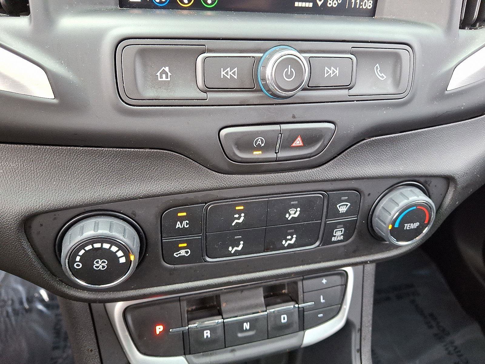 Used 2024 GMC Terrain SLE image 17