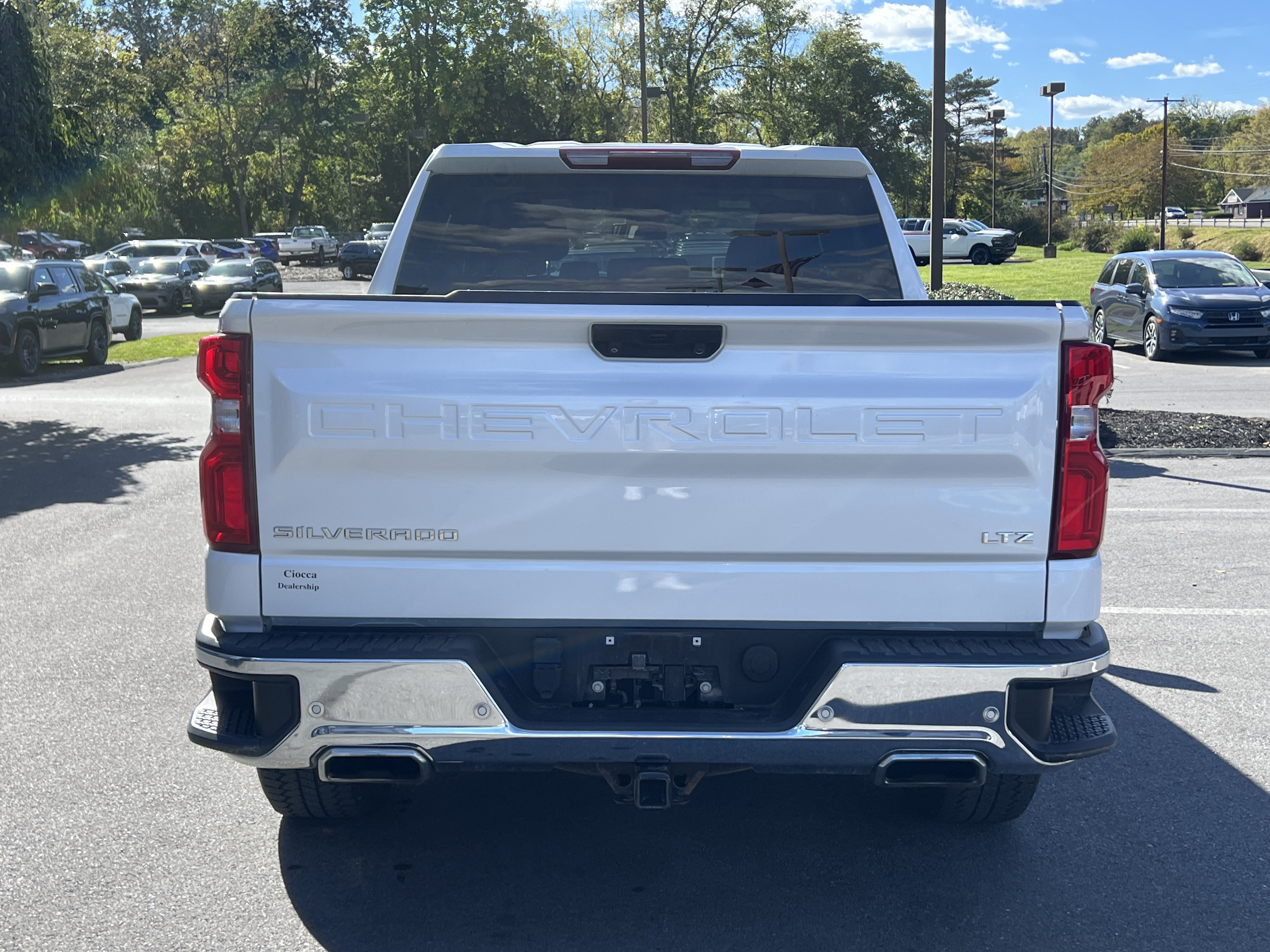 Used 2022 Chevrolet Silverado 1500 LTZ AWD/4WD image 4