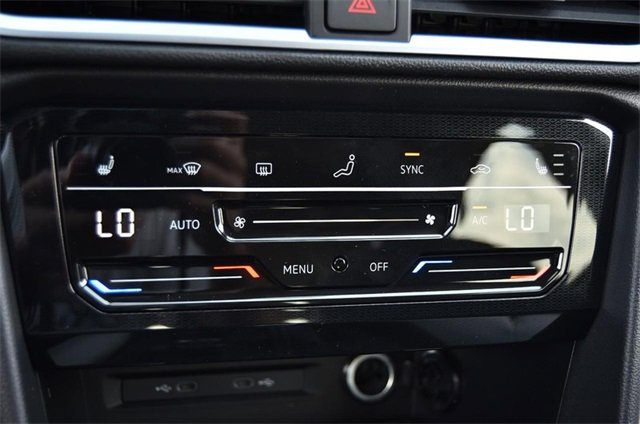 New 2025 Volkswagen Taos SE image 14