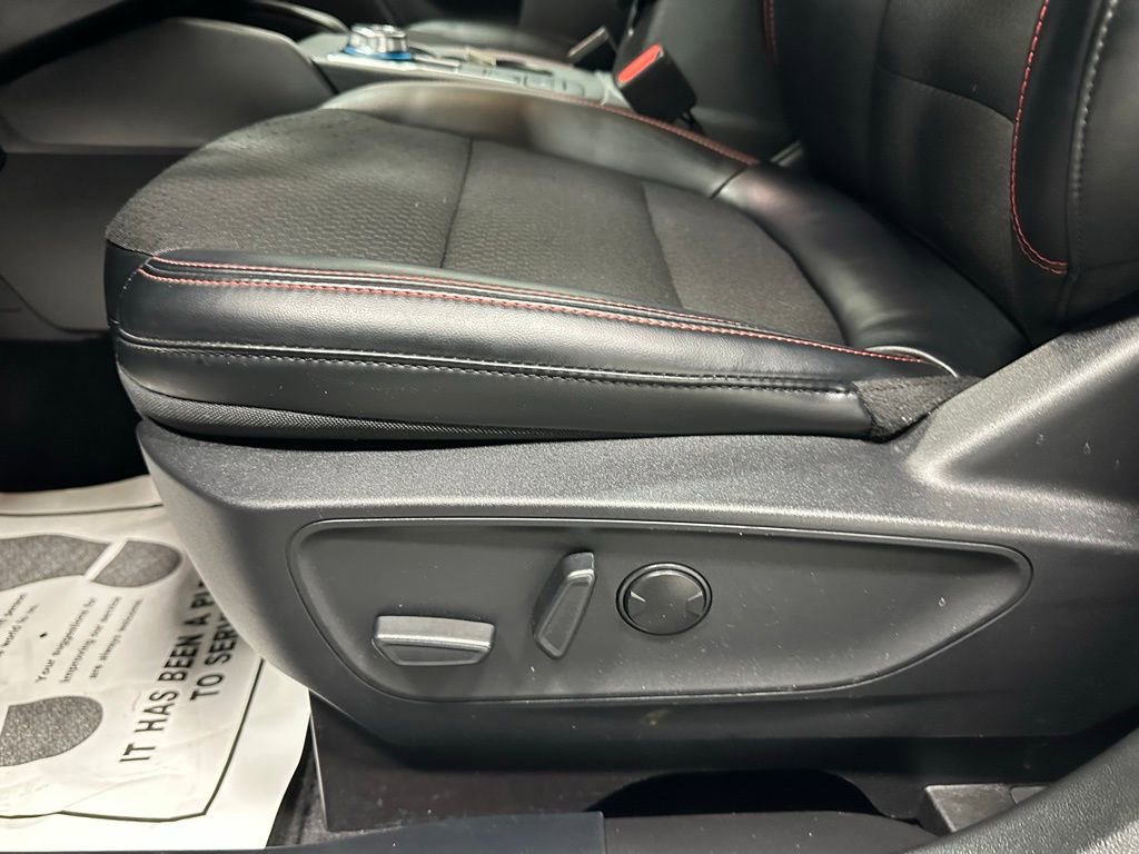 Used 2025 Ford Escape ST-Line image 12
