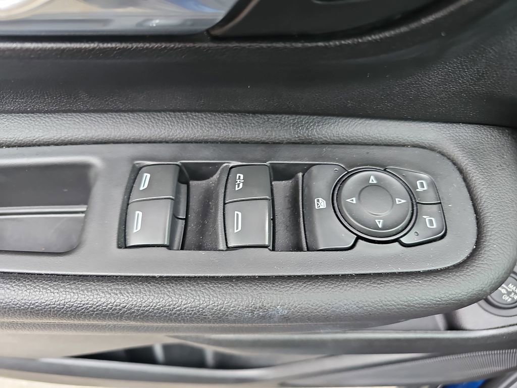 Used 2022 GMC Terrain SLE w/ Driver Convenience Package image 33