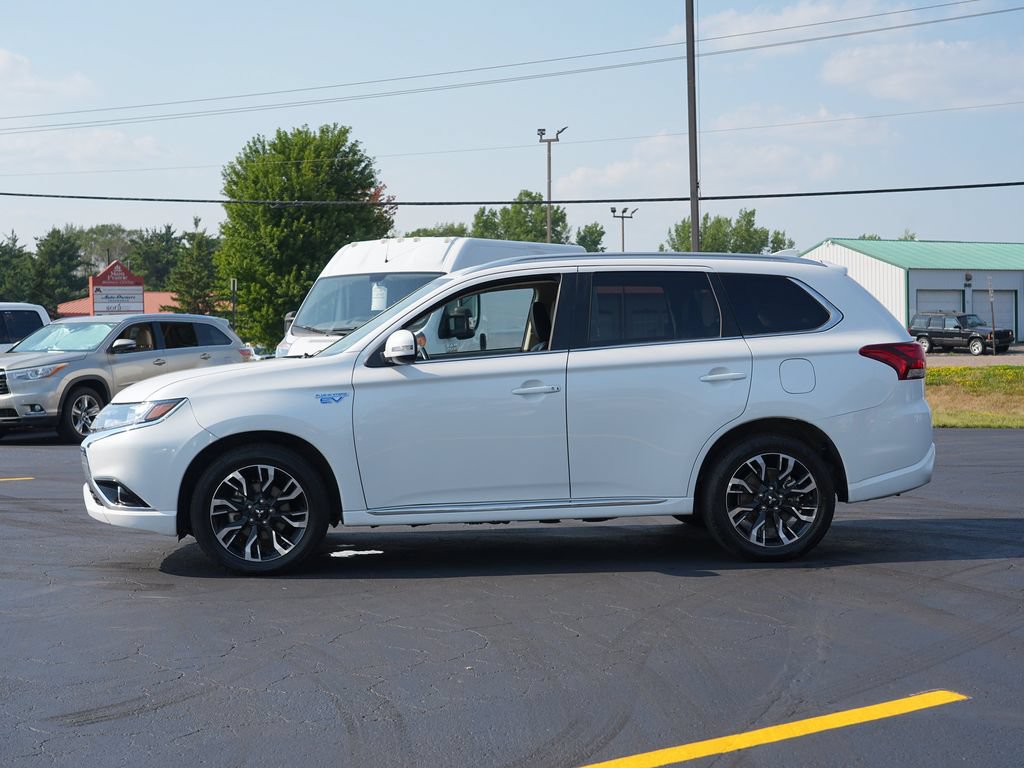 Used 2018 Mitsubishi Outlander GT AWD/4WD image 6