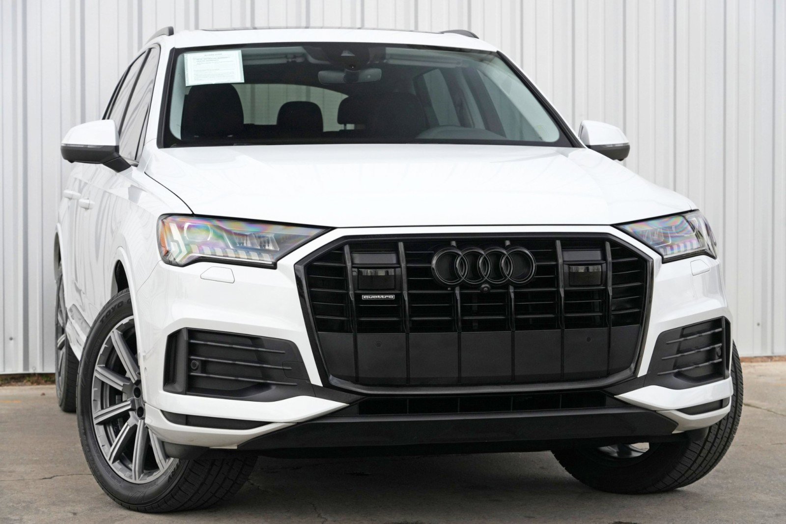 Used 2022 Audi Q7 Premium Plus image 2