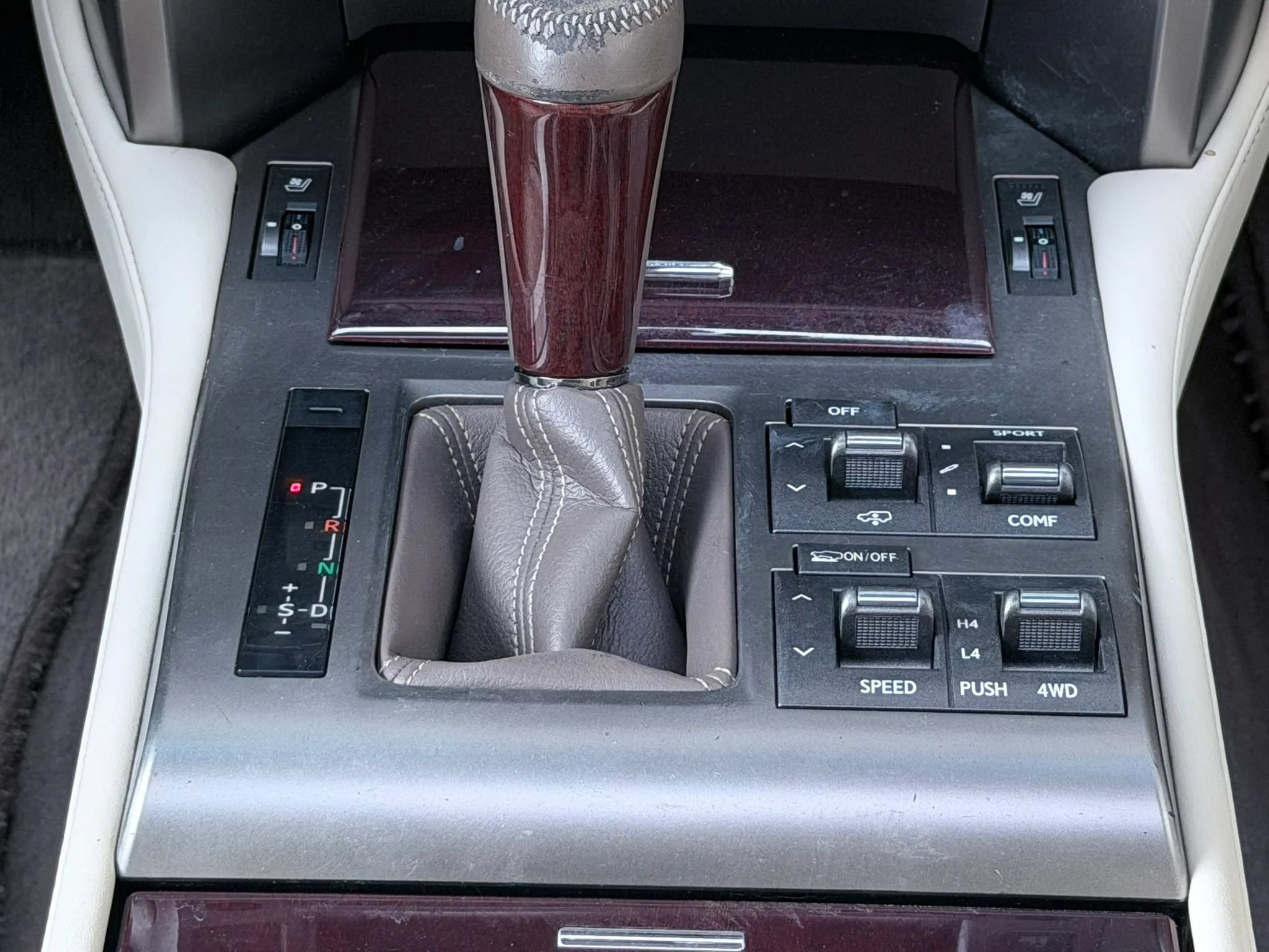 Used 2017 Lexus GX 460 Luxury AWD/4WD image 38
