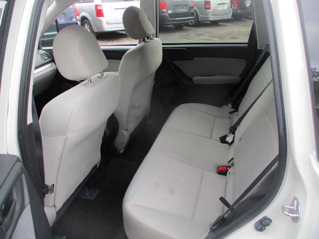 Used 2015 Subaru Forester 2.5i Premium w/ All-Weather Package AWD/4WD image 10