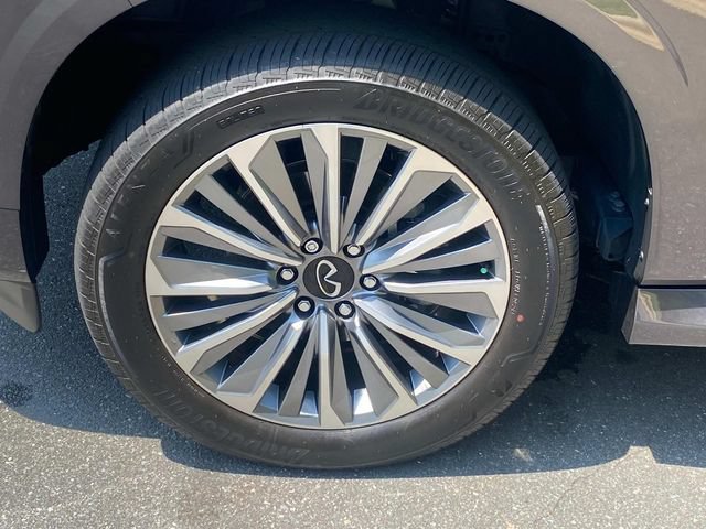 Used 2025 INFINITI QX80 Luxe RWD image 6