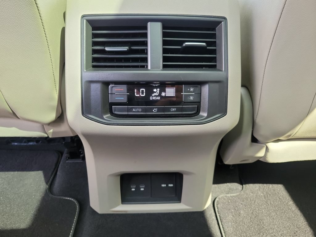 Used 2022 Volkswagen Atlas SE w/ Panoramic Sunroof Package FWD image 19