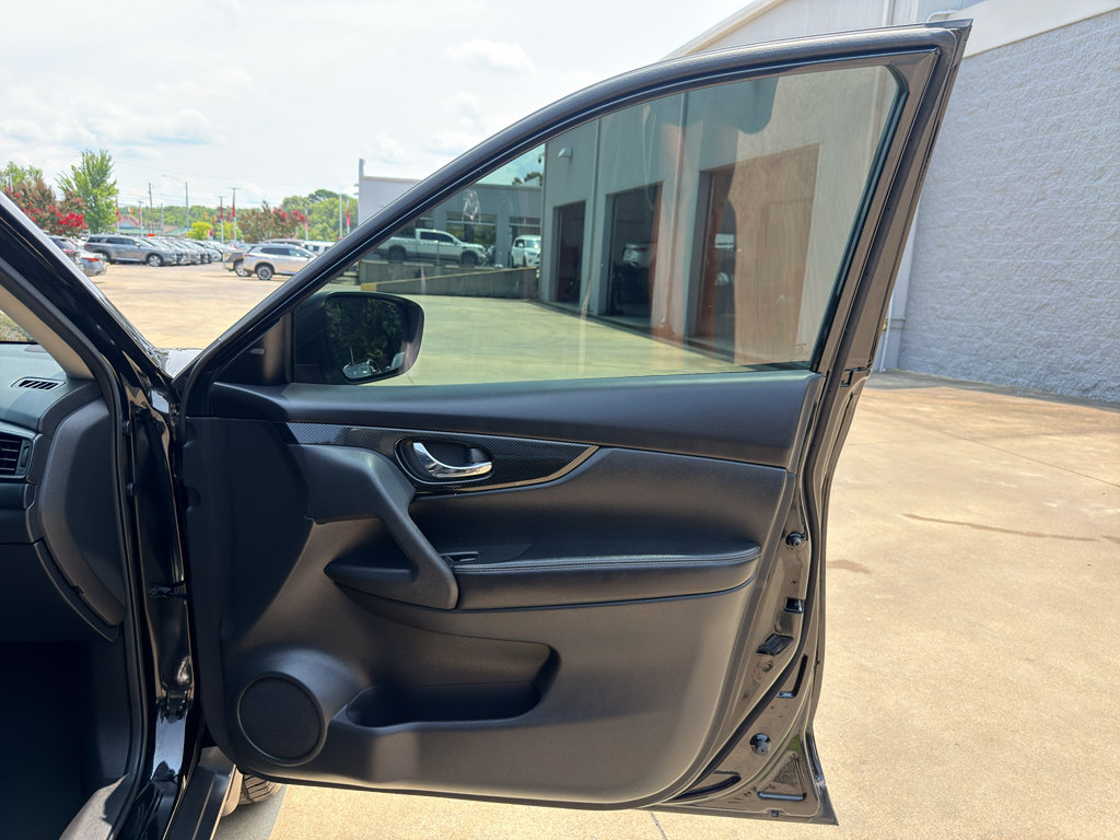 Certified 2020 Nissan Rogue SL w/ Premium Package FWD image 19