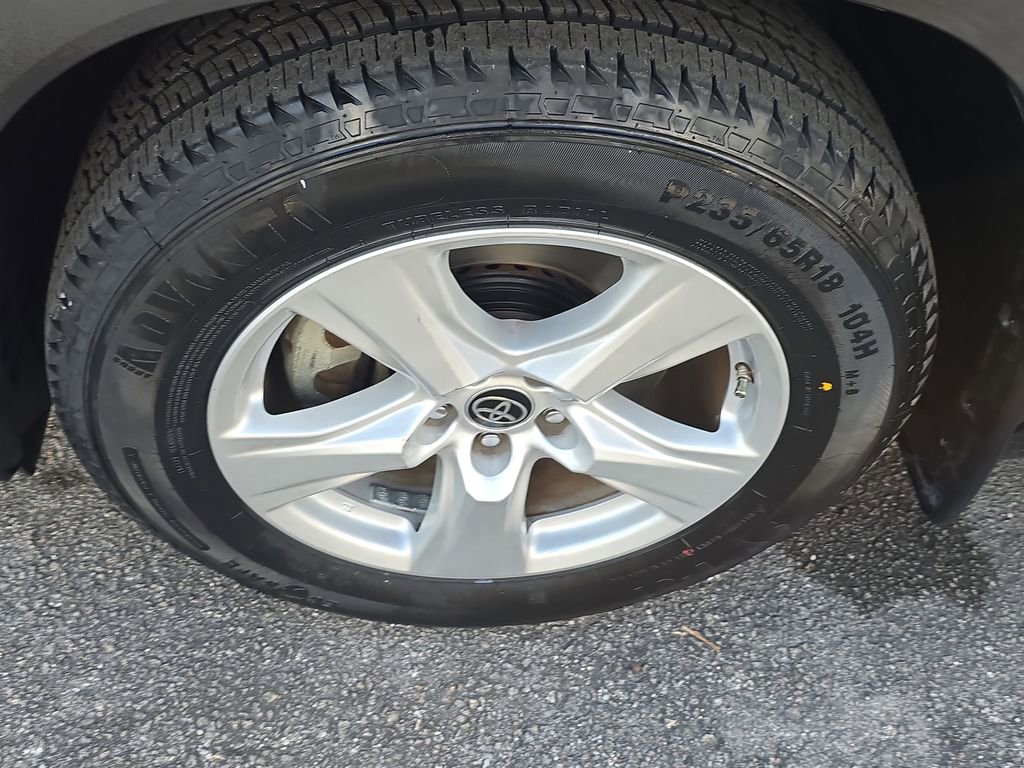 Used 2023 Toyota Highlander LE image 10